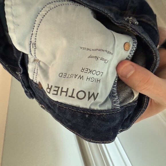 MOTHER The High Waisted Looker “Clean Sweep” Jeans Size 24 - Picture 4 of 6
